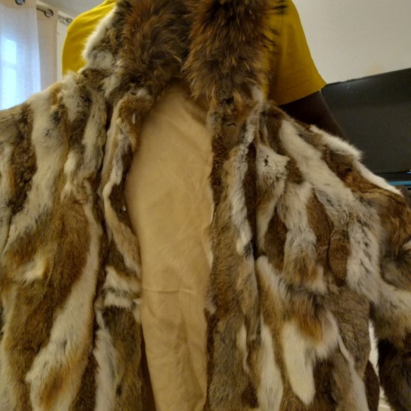 Fur coat - Picture 2 of 4